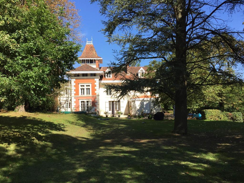 Saint-Séverin Le Chalet De Luxe Bed & Breakfast エクステリア 写真