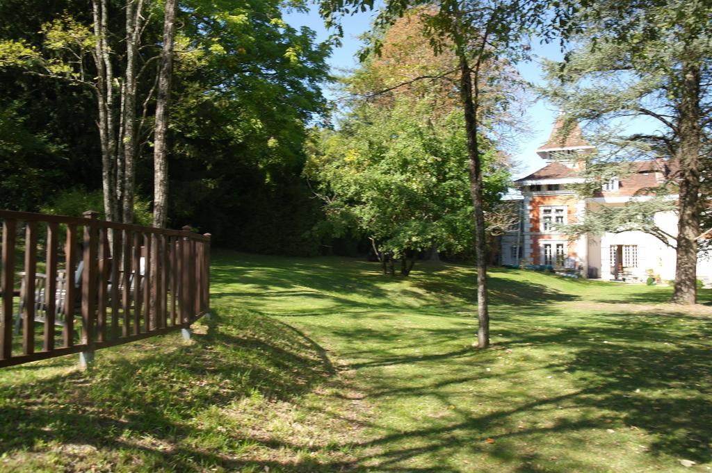 Saint-Séverin Le Chalet De Luxe Bed & Breakfast エクステリア 写真
