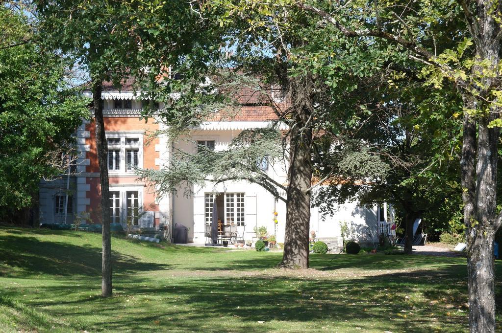 Saint-Séverin Le Chalet De Luxe Bed & Breakfast エクステリア 写真