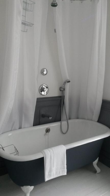 Saint-Séverin Le Chalet De Luxe Bed & Breakfast 部屋 写真