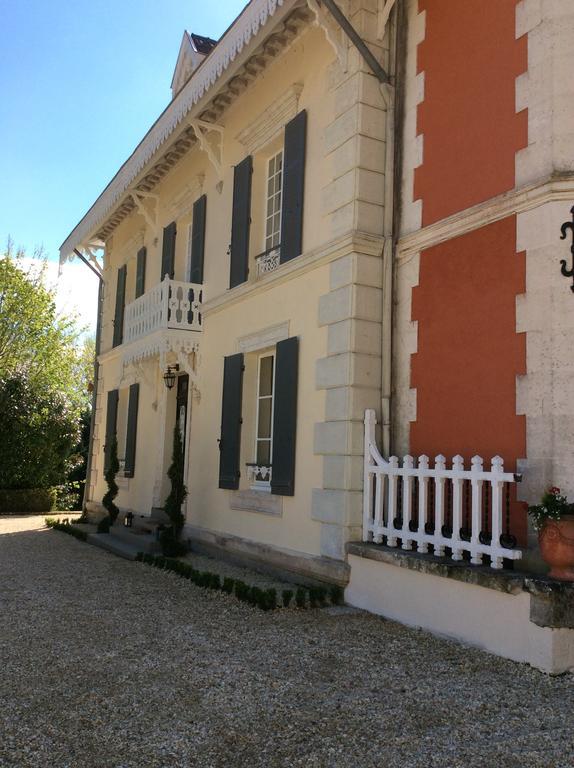 Saint-Séverin Le Chalet De Luxe Bed & Breakfast エクステリア 写真